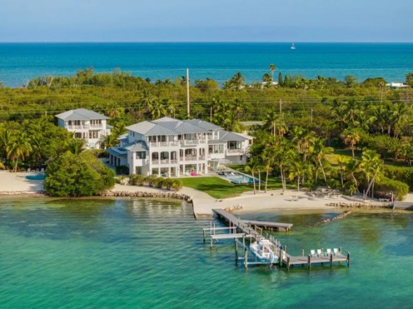 Dave Portnoy just spent $28 million on this Florida mansion—let’s look inside [PHOTOS]
